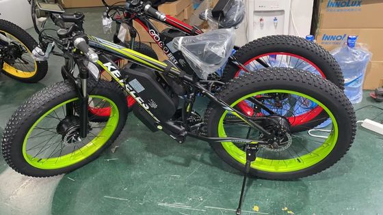 EU Warehouse Disc Brake 72V 2000W Motor traseiro duplo 23AH Bateria de lítio 26&quot;x4.0&quot; Fat Tire Bike elétrico