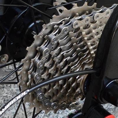 Bicicleta de cascalho de estrutura de carbono 700C*40C 11 velocidade APEX Freio de disco hidráulico para corridas de estrada